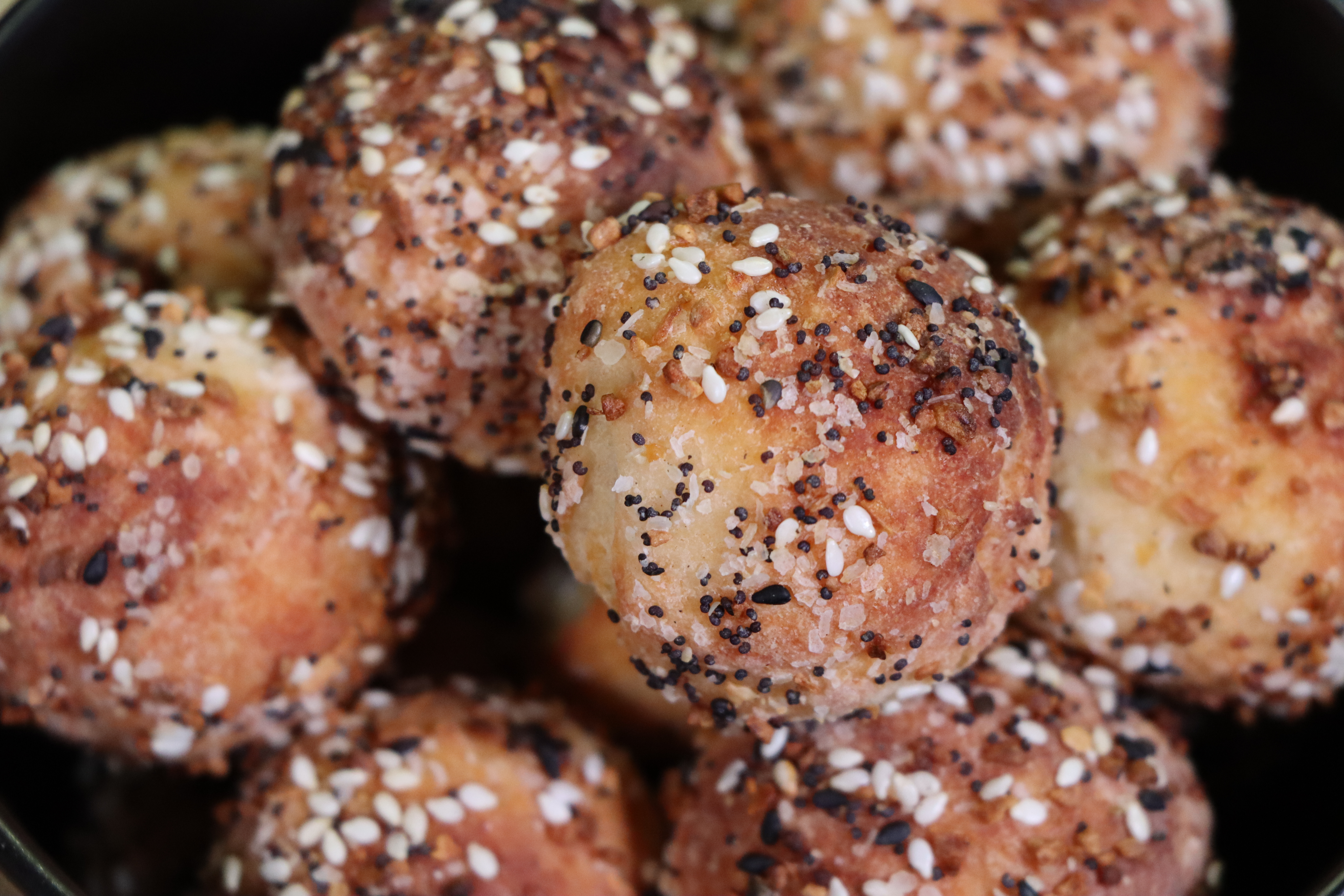 2-Ingredient Everything Bagel Bites